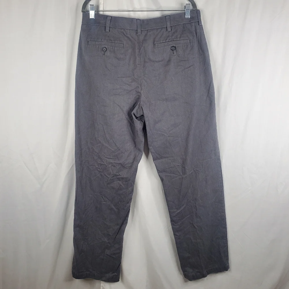 ♧ Croft and Barrow Gray Flat Front Trousers Size 34x34